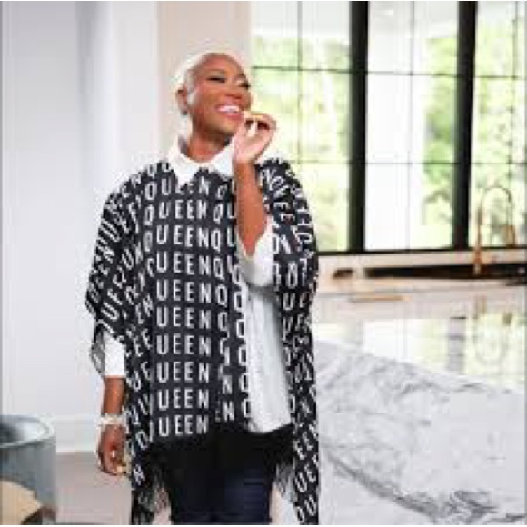 🖤🤍🖤BUNDLE-SASSY JONES “QUEEN” PONCHO and “QUEEN” SCARF🖤🤍🖤 - Picture 6 of 7